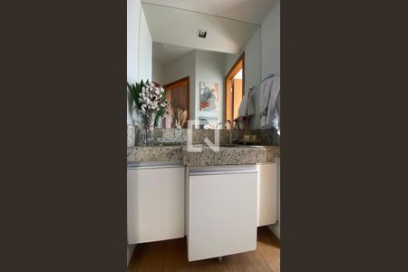 Apartamento à venda com 120m², 4 quartos e 2 vagas Apartamento à venda com 120m², 4 quartos e 2 vagasBanheiro