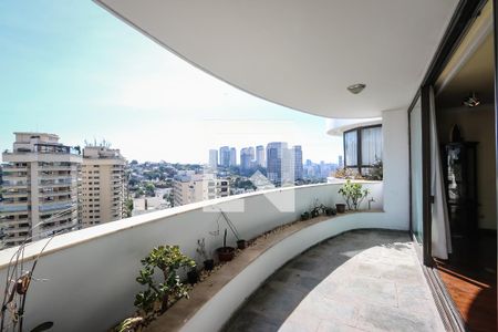 Apartamento à venda com 380m², 5 quartos e 4 vagasVaranda
