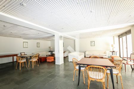 Apartamento à venda com 380m², 5 quartos e 4 vagasÁrea comum - Salão de festas