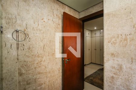 Apartamento à venda com 380m², 5 quartos e 4 vagasBanheiro Masculino da Suite Master