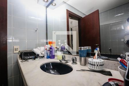 Apartamento à venda com 380m², 5 quartos e 4 vagasBanheiro da Suite 3
