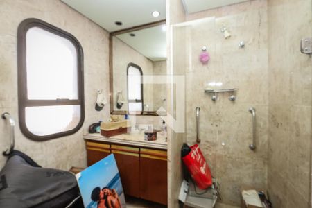 Apartamento à venda com 380m², 5 quartos e 4 vagasBanheiro Masculino da Suite Master