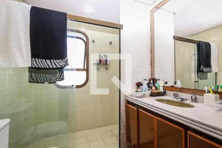 Apartamento à venda com 380m², 5 quartos e 4 vagasBanheiro da Suite 1