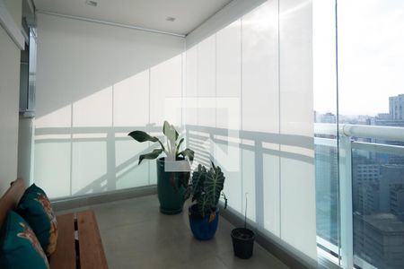 Apartamento à venda com 95m², 2 quartos e 2 vagas Apartamento à venda com 95m², 2 quartos e 2 vagasVaranda Quarto 2 - Suíte