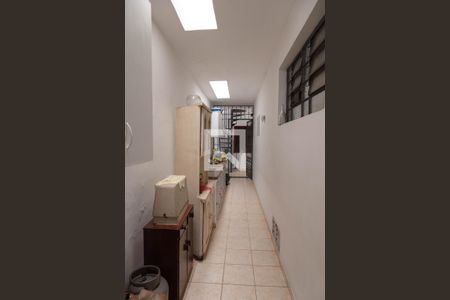 Casa à venda com 700m², 8 quartos e 5 vagas Casa à venda com 700m², 8 quartos e 5 vagasCozinha de apoio