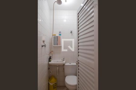 Casa à venda com 700m², 8 quartos e 5 vagas Casa à venda com 700m², 8 quartos e 5 vagasBanheiro