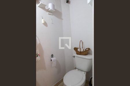 Casa à venda com 700m², 8 quartos e 5 vagas Casa à venda com 700m², 8 quartos e 5 vagasLavabo