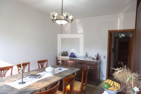 Casa à venda com 700m², 8 quartos e 5 vagas Casa à venda com 700m², 8 quartos e 5 vagasSala de Jantar