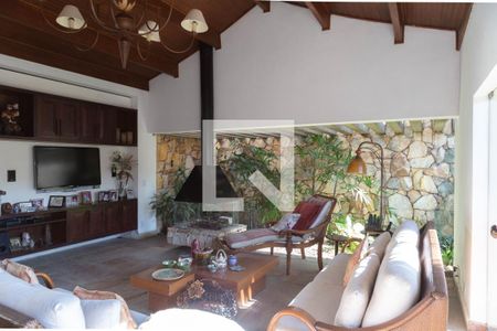 Casa à venda com 700m², 8 quartos e 5 vagas Casa à venda com 700m², 8 quartos e 5 vagasSala de Estar