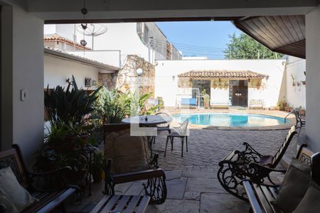 Casa à venda com 700m², 8 quartos e 5 vagas Casa à venda com 700m², 8 quartos e 5 vagasÁrea comum