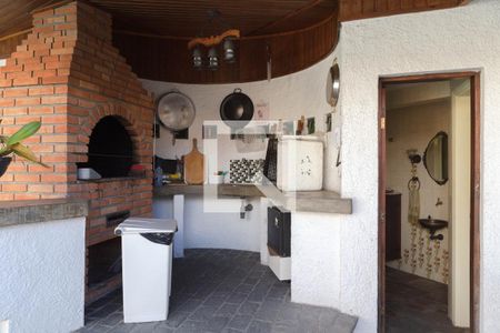 Casa à venda com 700m², 8 quartos e 5 vagas Casa à venda com 700m², 8 quartos e 5 vagasÁrea gourmet