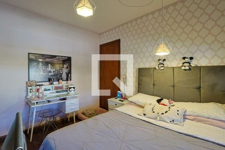 Casa à venda com 398m², 4 quartos e 3 vagas Casa à venda com 398m², 4 quartos e 3 vagasQuarto 3