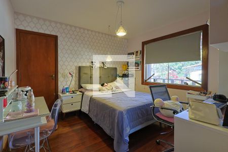 Casa à venda com 398m², 4 quartos e 3 vagas Casa à venda com 398m², 4 quartos e 3 vagasQuarto 3