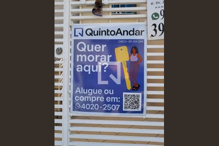 Casa à venda com 140m², 2 quartos e 2 vagas Casa à venda com 140m², 2 quartos e 2 vagasFachada