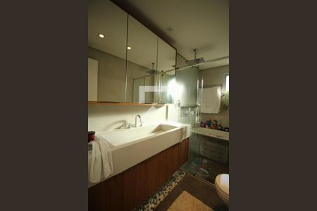 Apartamento à venda com 160m², 2 quartos e 3 vagasBanheiro suíte 1