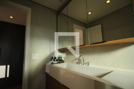 Apartamento à venda com 160m², 2 quartos e 3 vagasBanheiro suíte 1