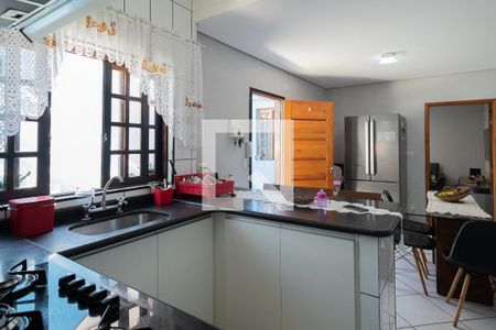 Casa à venda com 134m², 2 quartos e 2 vagas Casa à venda com 134m², 2 quartos e 2 vagasCozinha