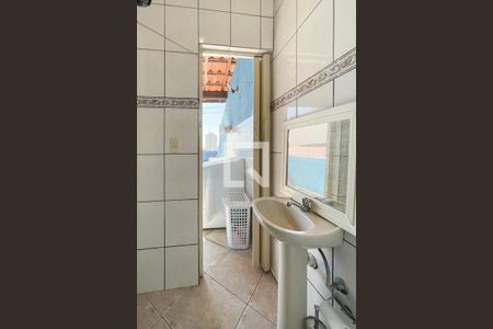 Casa à venda com 134m², 2 quartos e 2 vagas Casa à venda com 134m², 2 quartos e 2 vagasBanheiro de Serviço