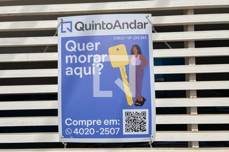 Casa à venda com 134m², 2 quartos e 2 vagas Casa à venda com 134m², 2 quartos e 2 vagasFachada