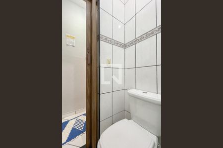 Casa à venda com 134m², 2 quartos e 2 vagas Casa à venda com 134m², 2 quartos e 2 vagasBanheiro Social