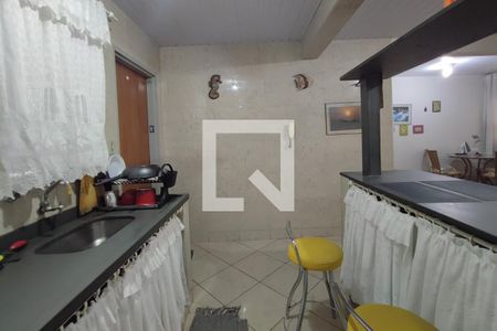Casa à venda com 280m², 5 quartos e 5 vagas Casa à venda com 280m², 5 quartos e 5 vagasEdícula - Cozinha