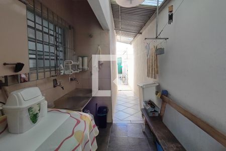 Casa à venda com 280m², 5 quartos e 5 vagas Casa à venda com 280m², 5 quartos e 5 vagasÁrea de Serviço