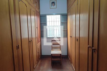 Casa à venda com 280m², 5 quartos e 5 vagas Casa à venda com 280m², 5 quartos e 5 vagasQuarto 2