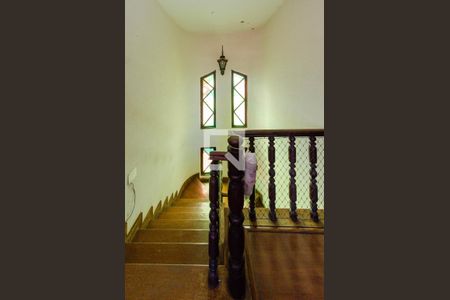 Casa à venda com 422m², 4 quartos e 4 vagasEscada