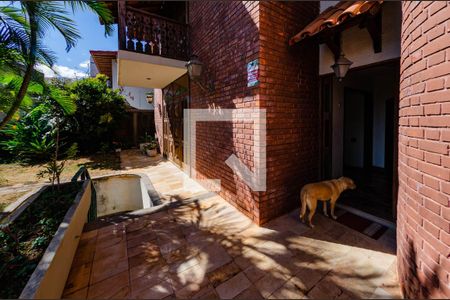 Casa à venda com 422m², 4 quartos e 4 vagasÁrea externa 