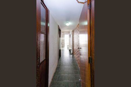 Casa à venda com 422m², 4 quartos e 4 vagasCorredor