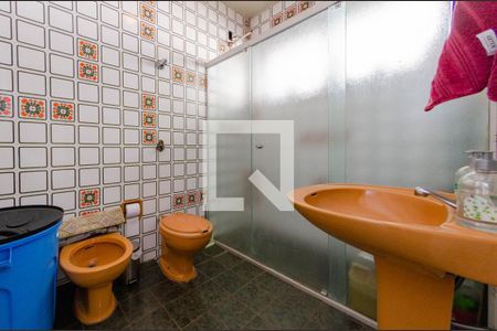 Casa à venda com 422m², 4 quartos e 4 vagasBanheiro de serviço