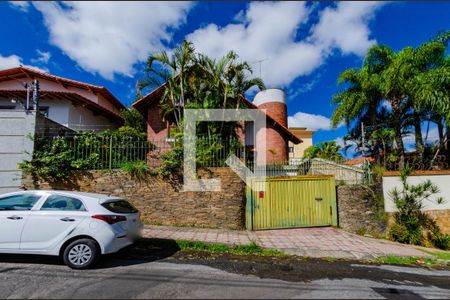 Casa à venda com 422m², 4 quartos e 4 vagasFachada