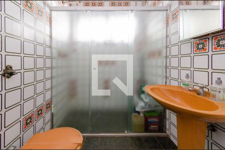 Casa à venda com 422m², 4 quartos e 4 vagasBanheiro de serviço