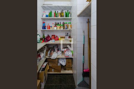 Casa à venda com 422m², 4 quartos e 4 vagasDispensa