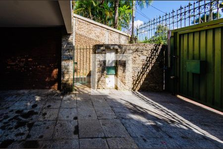 Casa à venda com 422m², 4 quartos e 4 vagasGaragem