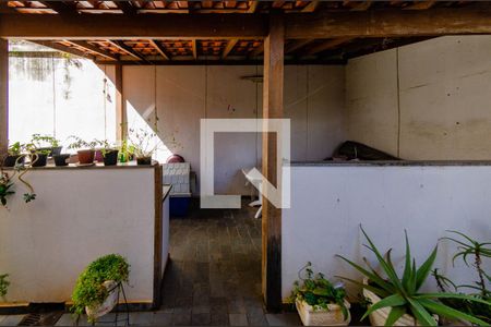 Casa à venda com 422m², 4 quartos e 4 vagasQuintal