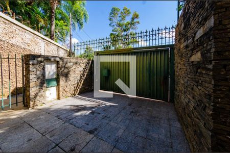 Casa à venda com 422m², 4 quartos e 4 vagasGaragem