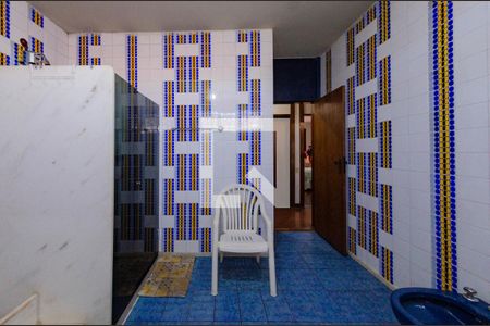 Casa à venda com 422m², 4 quartos e 4 vagasBanheiro Social 