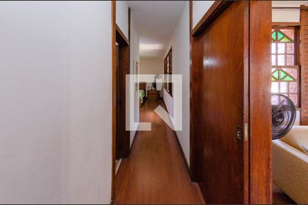Casa à venda com 422m², 4 quartos e 4 vagasSuíte