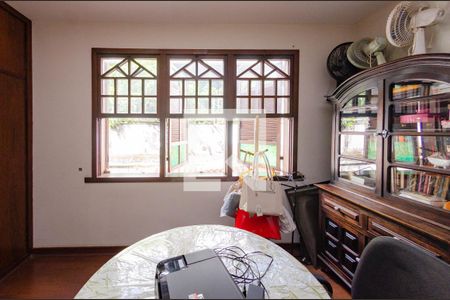 Casa à venda com 422m², 4 quartos e 4 vagasQuarto 2