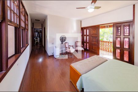 Casa à venda com 422m², 4 quartos e 4 vagasSuíte