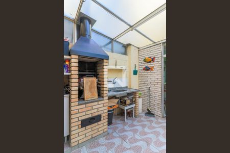 Casa à venda com 112m², 3 quartos e 2 vagas Casa à venda com 112m², 3 quartos e 2 vagasChurrasqueira