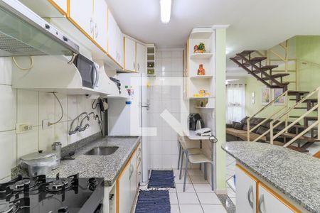Casa à venda com 112m², 3 quartos e 2 vagas Casa à venda com 112m², 3 quartos e 2 vagasCozinha