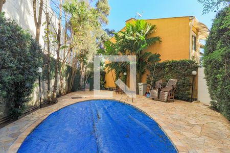 Casa à venda com 112m², 3 quartos e 2 vagas Casa à venda com 112m², 3 quartos e 2 vagasÁrea comum - Piscina