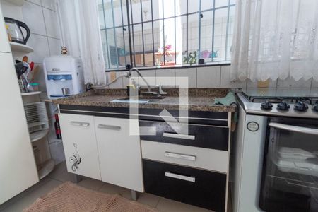 Casa à venda com 249m², 3 quartos e 2 vagas Casa à venda com 249m², 3 quartos e 2 vagasCozinha