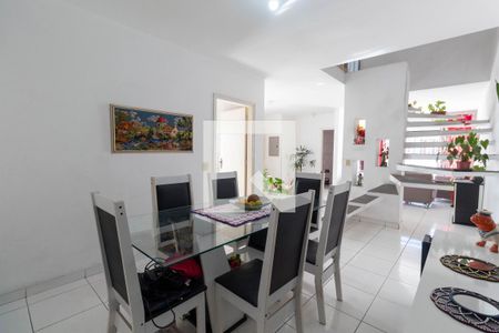 Casa à venda com 249m², 3 quartos e 2 vagas Casa à venda com 249m², 3 quartos e 2 vagasCopa