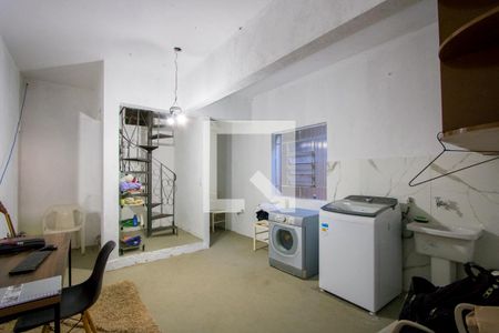 Casa à venda com 194m², 3 quartos e 2 vagasÁrea de serviço