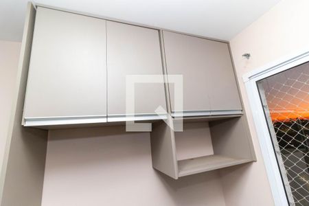 Apartamento à venda com 56m², 2 quartos e 1 vaga Apartamento à venda com 56m², 2 quartos e 1 vagaCozinha - Armários