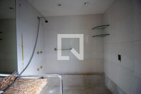 Apartamento à venda com 450m², 5 quartos e 4 vagas Apartamento à venda com 450m², 5 quartos e 4 vagasBanheiro da Suíte 2