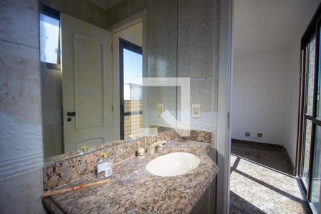 Apartamento à venda com 450m², 5 quartos e 4 vagas Apartamento à venda com 450m², 5 quartos e 4 vagasBanheiro da Suíte 4